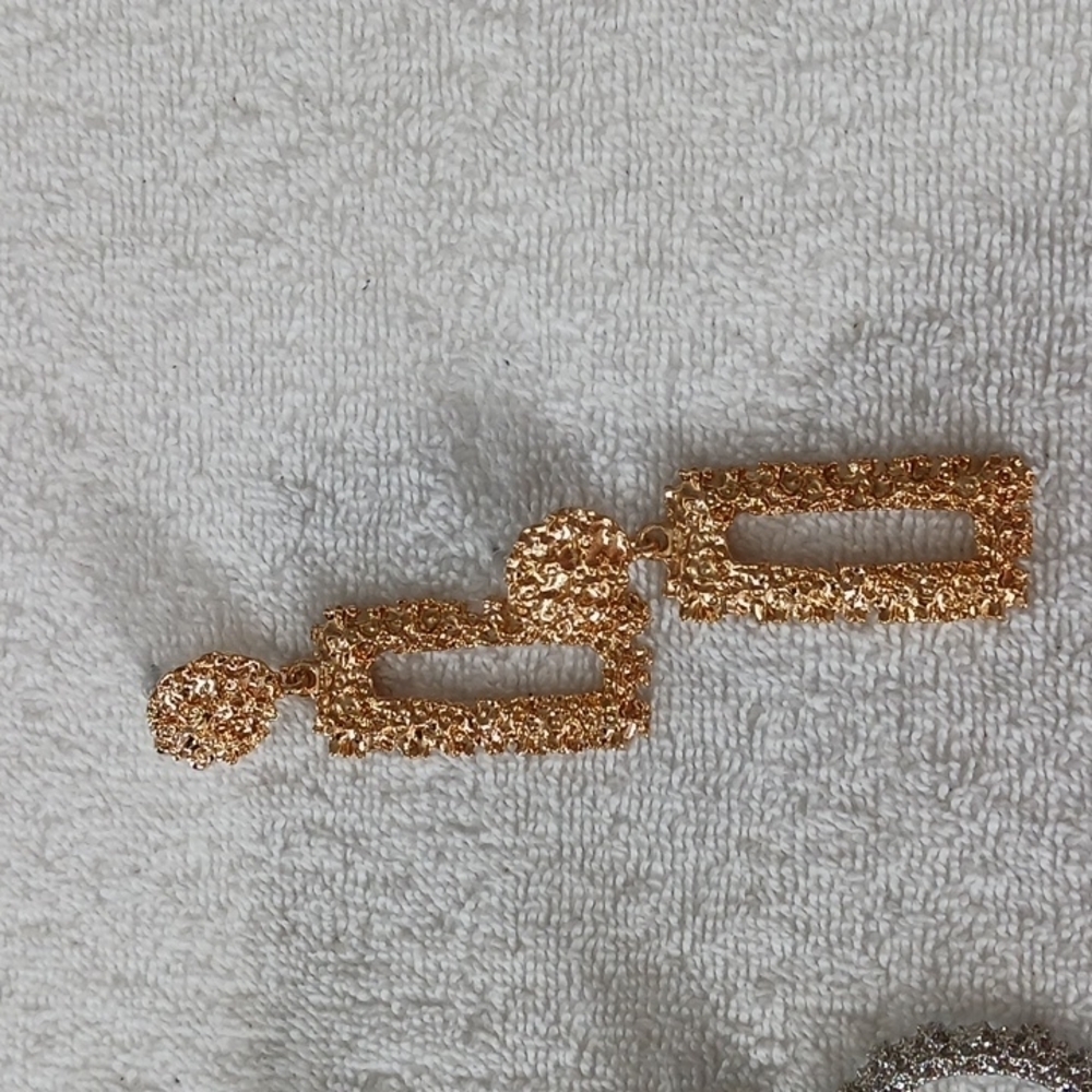 WOMEN'S Geometric Chunky Drop Silver and Gold Earring Set. Set of 2. - Picture 12 of 12
